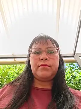 Snapshot of promiscuous-indecent-momm chatting on 05/26/26, 02:24 promiscuous-indecent-momm online show from 05/26/26, 02:24