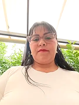 Snapshot of promiscuous-indecent-momm chatting on 06/07/26, 02:10 promiscuous-indecent-momm online show from 06/07/26, 02:10