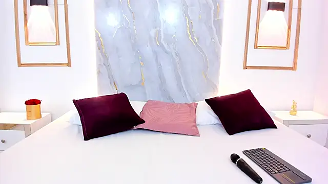 KylieGomeez online show from 02/25/25, 07:36