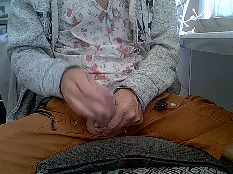 createur34 online show from 09/23/25, 11:57