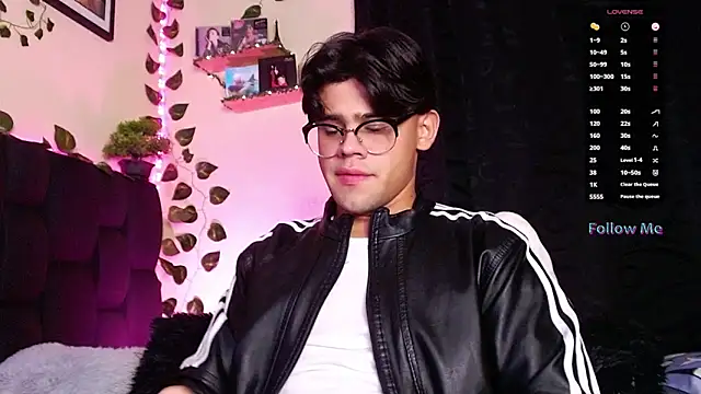 isaac-saenz online show from 02/22/25, 12:16