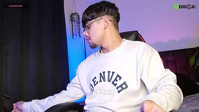 isaac-saenz online show from 10/06/25, 11:02