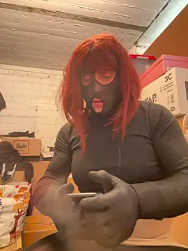 Snapshot of Bleueyez007 chatting on 04/05/26, 08:22 Bleueyez007 online show from 04/05/26, 08:22