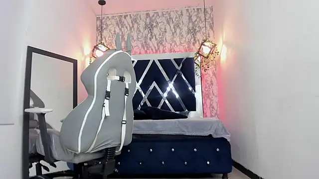 charlotte bluee online show from 03/03/25, 07:39