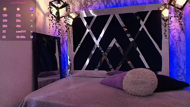 charlotte bluee online show from 09/22/25, 06:43