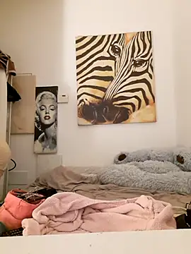 sujaila online show from 02/12/25, 06:19