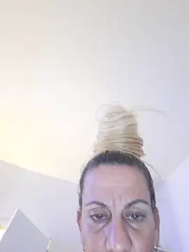 sujaila online show from 11/11/25, 09:15