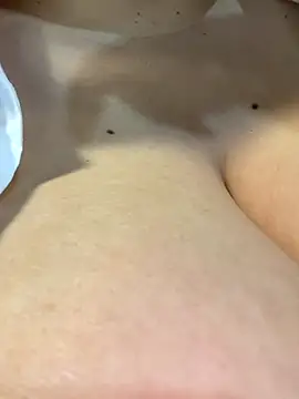 Snapshot of Eliaden chatting on 11/11/25, 05:51 Eliaden online show from 11/11/25, 05:51