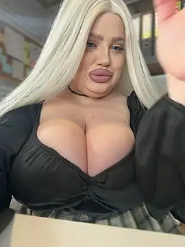 Snapshot of Eliaden chatting on 02/27/26, 06:13 Eliaden online show from 02/27/26, 06:13