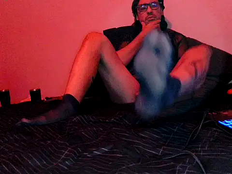 Snapshot of Iscariot19 chatting on 10/28/25, 09:35 Iscariot19 online show from 10/28/25, 09:35