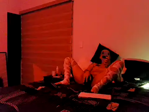 Snapshot of Iscariot19 chatting on 03/24/26, 07:35 Iscariot19 online show from 03/24/26, 07:35