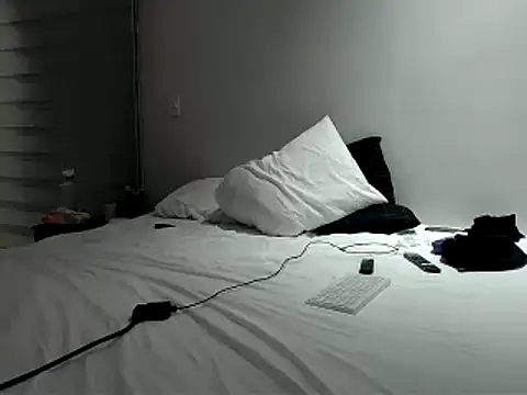 Snapshot of Iscariot19 chatting on 03/28/26, 10:37 Iscariot19 online show from 03/28/26, 10:37