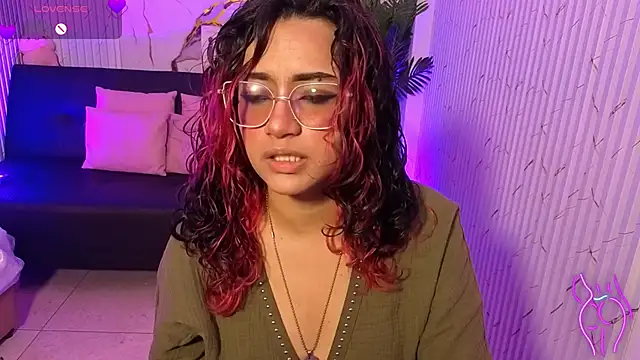 kristen tay online show from 04/12/26, 03:22