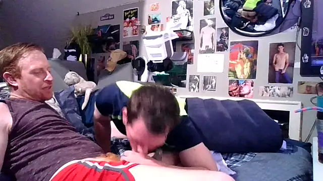 Snapshot of Sk00byJaXxX212 chatting on 10/13/25, 11:49 Sk00byJaXxX212 online show from 10/13/25, 11:49