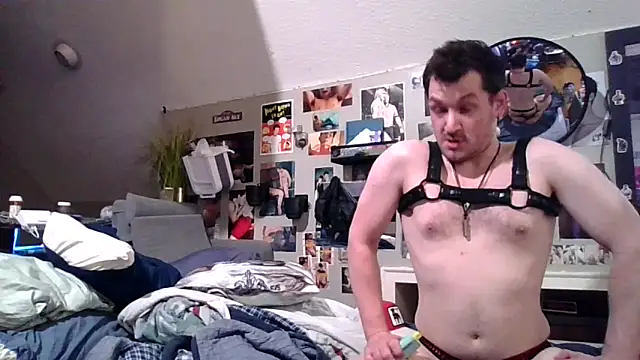 Snapshot of Sk00byJaXxX212 chatting on 12/20/25, 05:47 Sk00byJaXxX212 online show from 12/20/25, 05:47