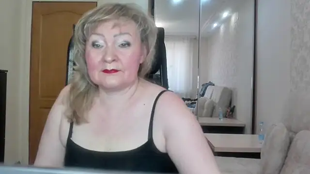 Snapshot of Victoria_secrets_ chatting on 04/14/26, 05:35 Victoria secrets online show from 04/14/26, 05:35