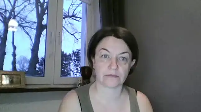 Snapshot of EleanoraMILF chatting on 02/16/25, 06:10 EleanoraMILF online show from 02/16/25, 06:10