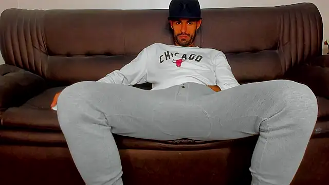 Snapshot of sexyhotmusclesforyou1 chatting on 10/11/25, 08:24 sexyhotmusclesforyou1 online show from 10/11/25, 08:24