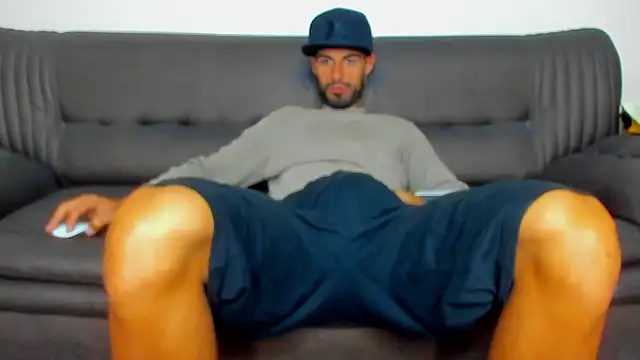 Snapshot of sexyhotmusclesforyou1 chatting on 11/04/25, 04:44 sexyhotmusclesforyou1 online show from 11/04/25, 04:44