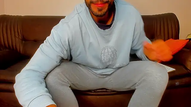 Snapshot of sexyhotmusclesforyou1 chatting on 11/26/25, 09:21 sexyhotmusclesforyou1 online show from 11/26/25, 09:21