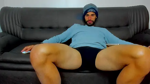 Snapshot of sexyhotmusclesforyou1 chatting on 12/21/25, 09:22 sexyhotmusclesforyou1 online show from 12/21/25, 09:22