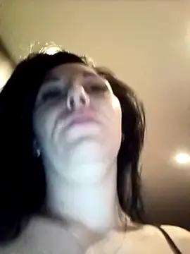 Snapshot of GoddessRieck chatting on 03/21/25, 04:49 GoddessRieck online show from 03/21/25, 04:49