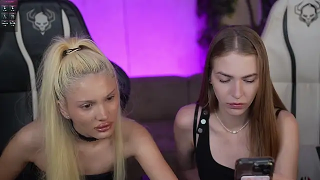 Snapshot of Layla_Sweet_ chatting on 10/16/25, 06:31 Layla Sweet online show from 10/16/25, 06:31