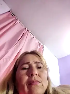 Snapshot of Guardianahot chatting on 03/23/25, 02:48 Guardianahot online show from 03/23/25, 02:48