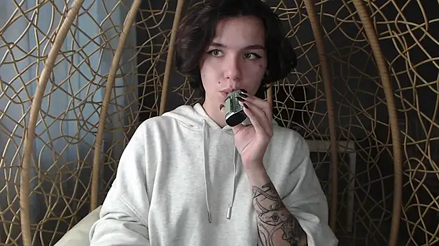 Snapshot of Anna-Sun chatting on 10/01/25, 03:29 Anna-Sun online show from 10/01/25, 03:29