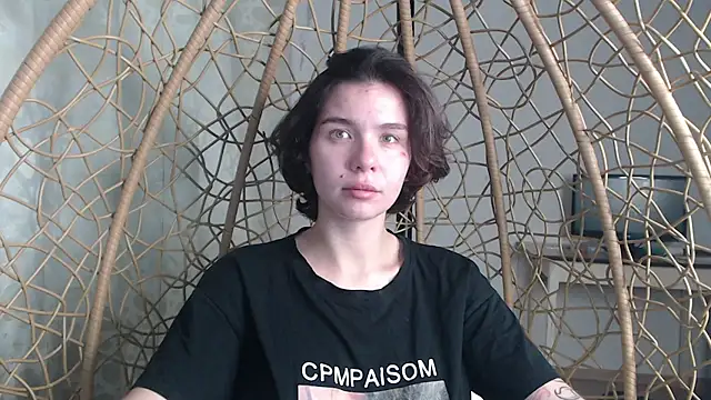 Snapshot of Anna-Sun chatting on 10/10/25, 07:46 Anna-Sun online show from 10/10/25, 07:46