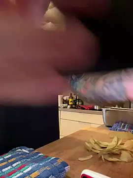 Snapshot of morfeoX chatting on 02/23/25, 04:24 morfeoX online show from 02/23/25, 04:24