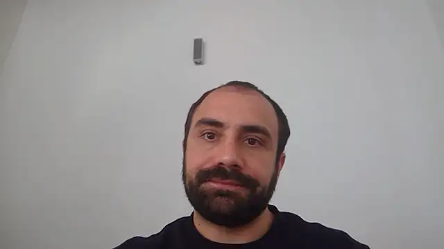 Snapshot of morfeoX chatting on 03/12/25, 11:31 morfeoX online show from 03/12/25, 11:31