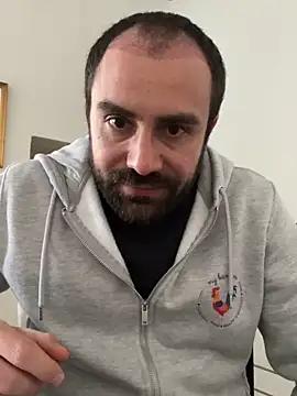 Snapshot of morfeoX chatting on 03/13/25, 12:46 morfeoX online show from 03/13/25, 12:46