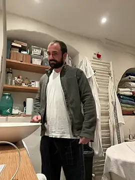 Snapshot of morfeoX chatting on 03/18/25, 08:15 morfeoX online show from 03/18/25, 08:15