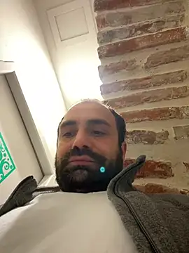 Snapshot of morfeoX chatting on 03/18/25, 11:42 morfeoX online show from 03/18/25, 11:42