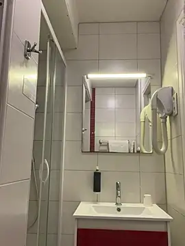 Snapshot of morfeoX chatting on 03/22/25, 09:45 morfeoX online show from 03/22/25, 09:45