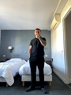 Snapshot of morfeoX chatting on 09/17/25, 09:22 morfeoX online show from 09/17/25, 09:22