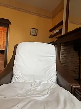 Snapshot of morfeoX chatting on 09/18/25, 05:15 morfeoX online show from 09/18/25, 05:15