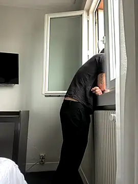 Snapshot of morfeoX chatting on 09/28/25, 08:09 morfeoX online show from 09/28/25, 08:09