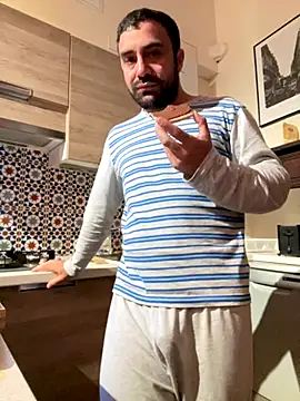 Snapshot of morfeoX chatting on 10/02/25, 06:20 morfeoX online show from 10/02/25, 06:20