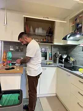 Snapshot of morfeoX chatting on 10/07/25, 11:18 morfeoX online show from 10/07/25, 11:18