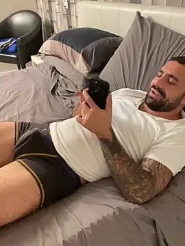 Snapshot of morfeoX chatting on 10/10/25, 10:53 morfeoX online show from 10/10/25, 10:53