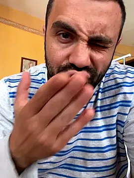 Snapshot of morfeoX chatting on 10/15/25, 11:54 morfeoX online show from 10/15/25, 11:54