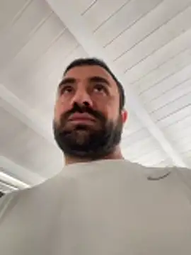 Snapshot of morfeoX chatting on 10/31/25, 07:42 morfeoX online show from 10/31/25, 07:42