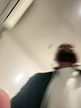 Snapshot of morfeoX chatting on 12/14/25, 04:56 morfeoX online show from 12/14/25, 04:56