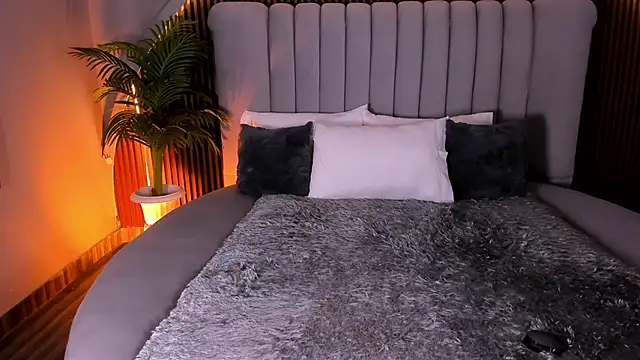 MelanieHillss online show from 01/16/26, 02:59