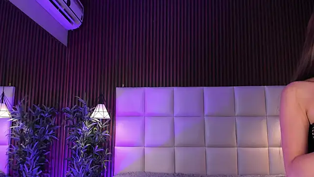 MelanieHillss online show from 04/15/26, 04:08