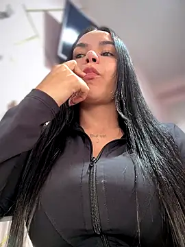 Naatalia online show from 10/21/25, 09:37