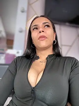 Naatalia online show from 10/28/25, 05:37