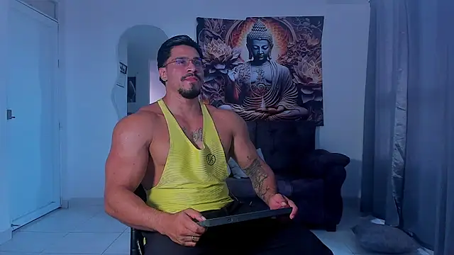 Valentino Dosantos  online show from 09/29/25, 08:57